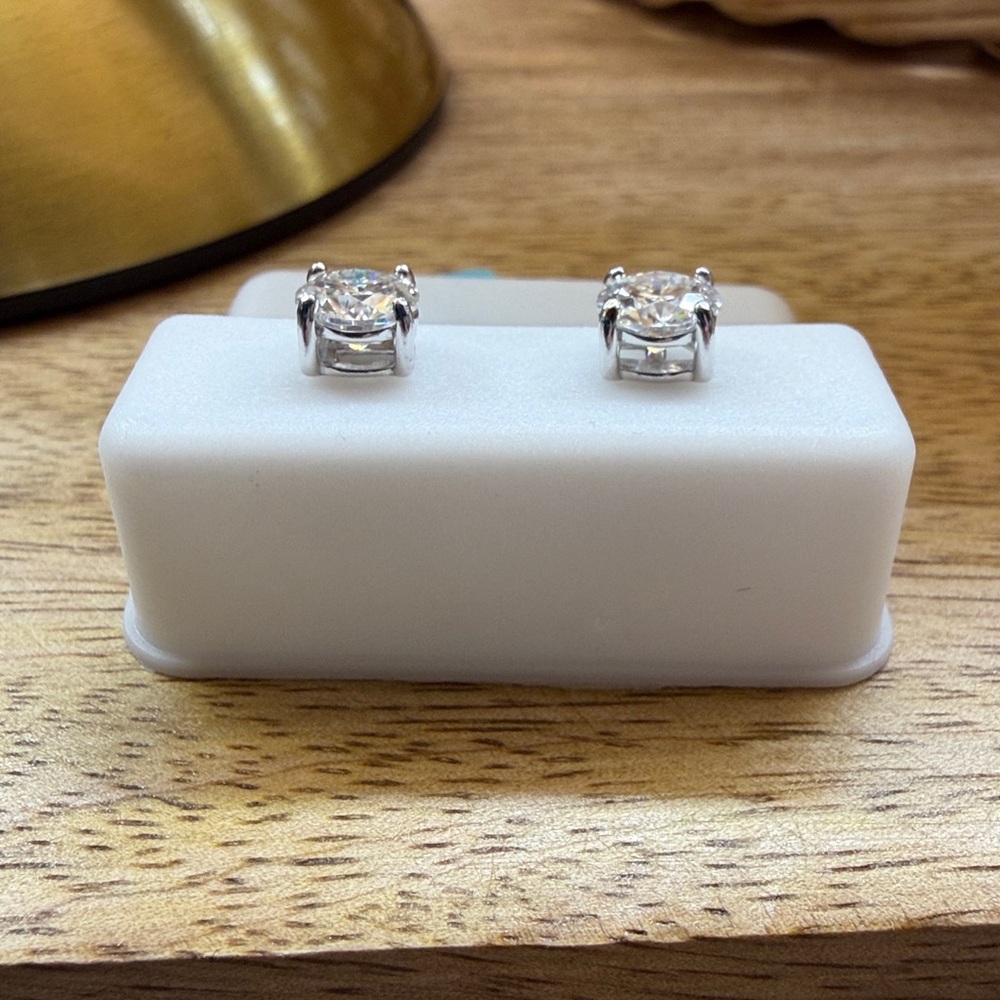 Elegant Sterling Silver 6mm 1.50 CTW Moissanite Stud Earrings - Picture 3 of 5